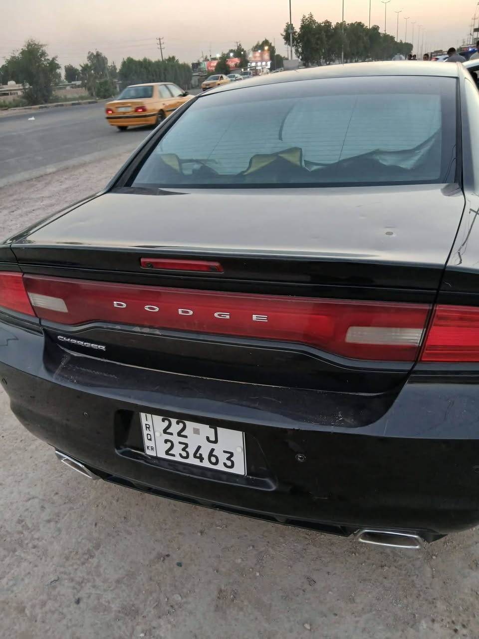 السلام عليكم ورحمه جارجر موديل 11 رقم اربيل نكليزي بسمي السياره كفاله عامه بيه بس بارد بل جاملغ الامامي فقط والباقي مكفول مكاني واسط عزيزيه السعر 150 وبيه مجال ***********/***********
