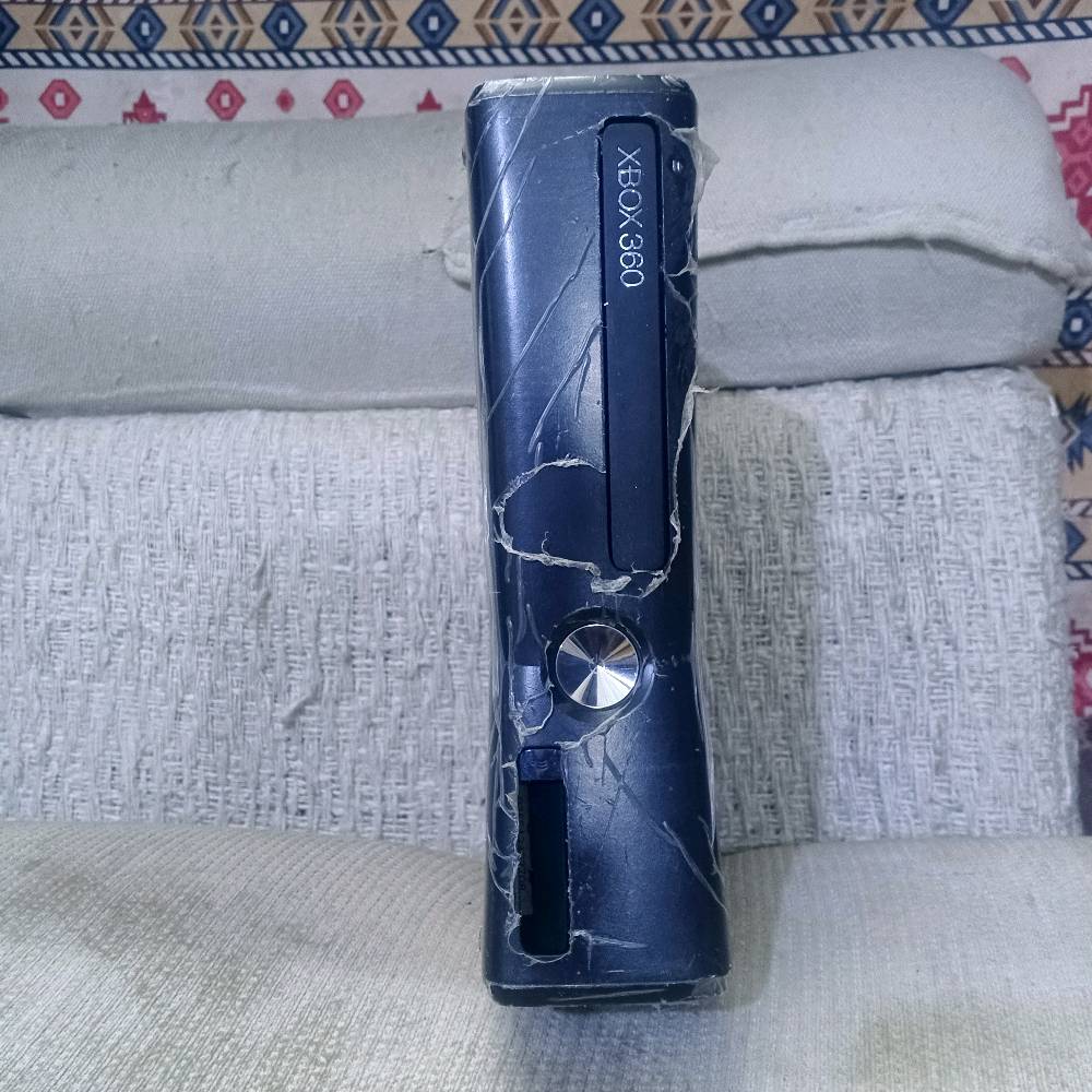 السلام عليكم اكس بوكس 360 كامل ملحقات الجهاز نضيف ويا الكرتونه الهارد 500 بي هواي العاب رايده 160 وبي مجال 150 رقمي (***********) واتساب فقط