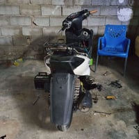 سكنس نثيه كوم حديد شغاله بس يحتاج لها كابريتر وكاطعه نار ب250 وبيها مج...