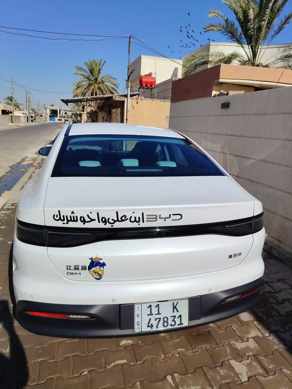 السلام عليكم اخوان 
بالبداية التوفيق للجميع وربي يرزق الجميع 
عندي byd سيل 5
السيارة ماشية 22 الف وقابل للزياده 
اني لا بياع شراي ولا اخبص الناس 
سياره مكفوله بيها عازل حراري ومغلف كشنات وكاعيات 
وين ميعجبك افحص وتحويل ثاني يوم 
مكاني بغداد 
*********** وبي واتس اب 
سعر السياره 
 20 مليون وربع وقابل للتفاوض شي بسيط
وربي يرزق الناس بحلالهم
