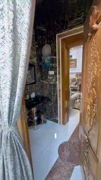 حي المهندسين • زاوية شارع ١٥/٣٠ • طابقين ٤ غرف