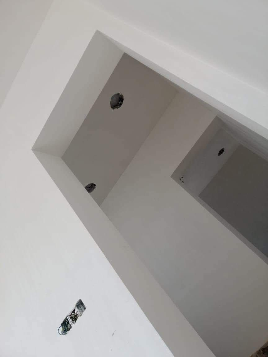 خلفه مبيضجي لباخ متفرغ حاليا
لبخ جص . بورك . سمنت 

لط داخل وخارج . . لبخ واجهات 

درجة اولى نشتغل مقطوعه وعالمتر  وع يوميه الخاص مغلق  هذا رقمي ***********
