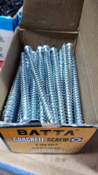 السلام عليكم يوجد الدينا برغي اسود ناعم 1 43000 
يوجد عرض خاص سعر جملة يم محل 37000برغي ناعم 1
برغي ناعم  برينة 1👑45000 الف وبرغي أصفر 6×50 43000الف  برغي كوشة كل قياسات 45000الف 
برغي نجمة 🌟 3انج و4انج و 5انج و6انج 45000الف 
برغي لقمة جينكو كل قياسات 45000
برغي مسح كل قياسات 45000
يوجد لدينا يدات كيلون  7انج ثقلية سعر مناسب جدا 
 الف كيلون كامل 7انج ثقلية سعر مناسب جدا 
يوجد لدينا فيتة دراجة اولى سعر مناسب 
يوجد لدينا سليكون كل انواع 
يوجد لدينا اكرك ماستك بسعر مناسب جدا 
توصيل مجاني كافة العراق الحبيب
العنوان الشورجة عكد جام . محل ياسر العبيدي 🦁
رقم *********** و***********@#
