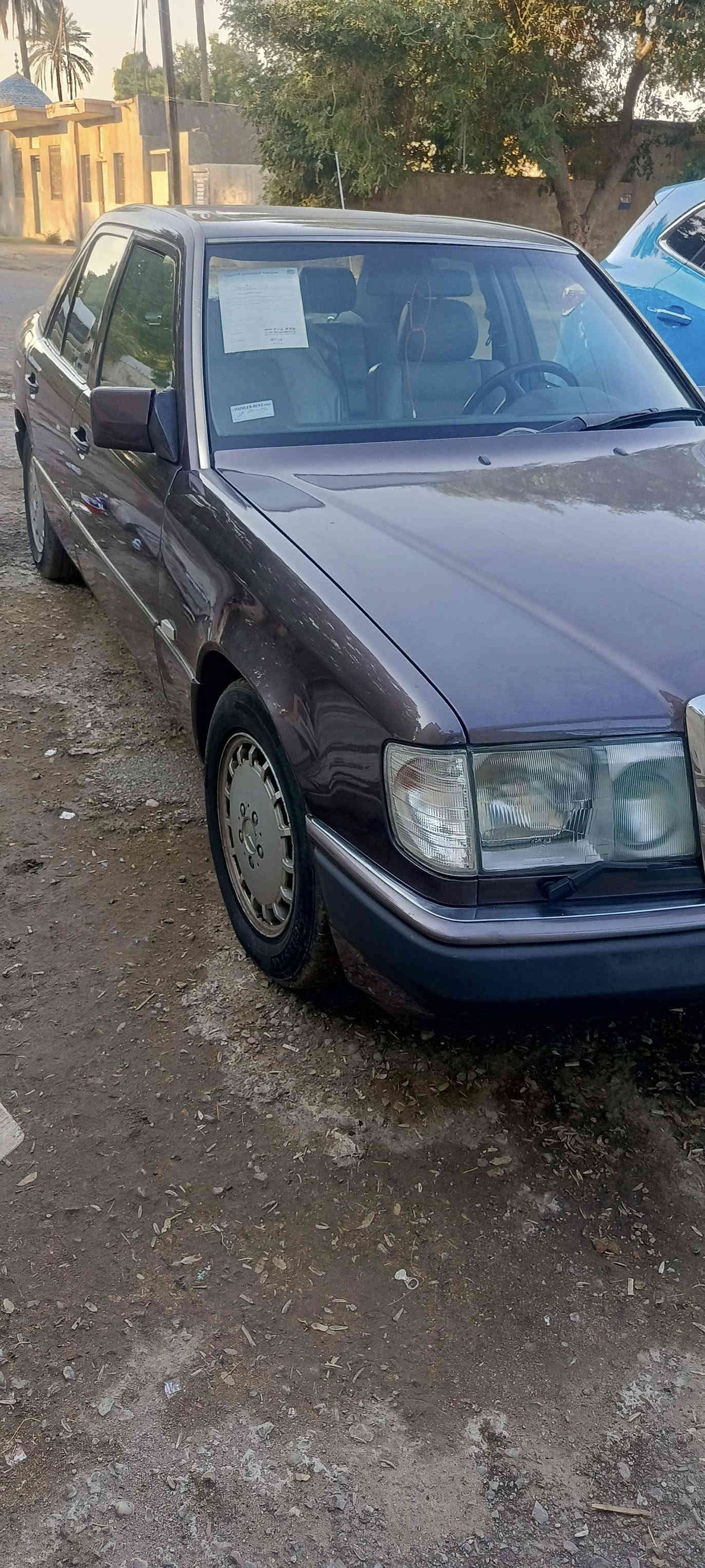 السلام عليكم
عندي مارسدس (  دب )  موديل 91 
نضيفه كلش مال جناي 
السعر 85 وبيه مجال 
*********** بغداد شارع حيفا
