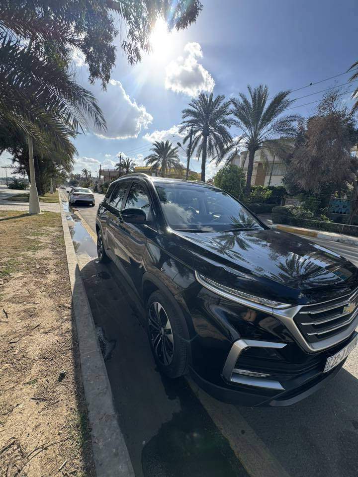 سياره شوفر ليت كابتيفا موديل ٢٠٢٣  بريمير فول مواصفات للااخير  مرقمه اربيل السنويه باسمي المحرك 1500تربو السياره نضيفه مابيه اي حادث سعرها ١٦٥ وبيها مجال رقم التواصل ***********
