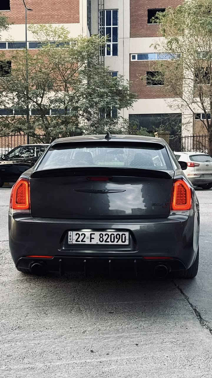 السلام عليكم
أوباما موديل 21 بدووووووون أيرباك 
رقم اربيل تحويل مباشر 
مواصفات S العاديه 
ماشية 80 الف ميل 
بيه اربع قطع جاملغ امامي وخلفي جهة سايق وطخة بسيطه بلبنيد نصبغ نصه والوجه مال قبق الجنطة بي صبغ 
وبارد بالقماره اثر تحميل فقط 
السعر 215 وبيه مجال 
مكانها بغداد حي الجامعة 
***********
