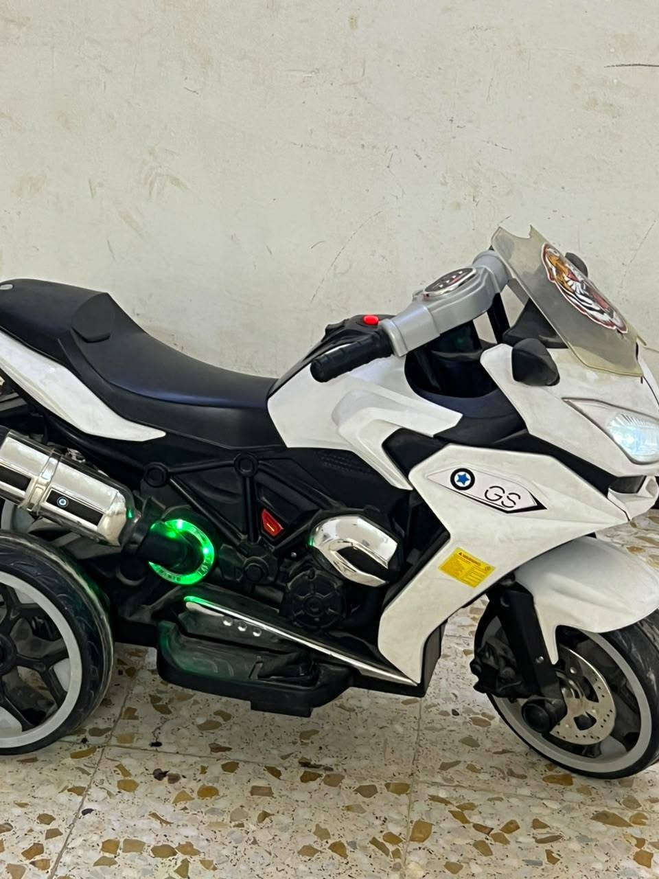 للبيع
دراجة شحن اطفال
استخدام كلش قليل
مناسبة لغايه عمر 12 سنة
50 الف
***********
