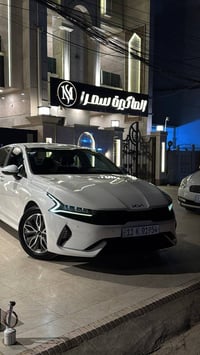 KiA K5 موديل 23 وارد كوري محرك 2000 دوش هايبرد الضرر فقط 4 رصعات خفيفه...