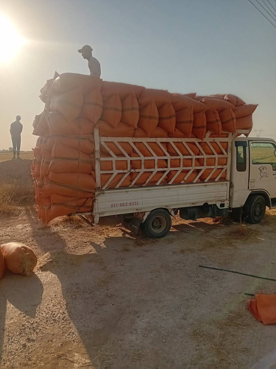 السلام عليكم تبن للبيع حجم الكيس أبو 60 سعر الزوج مطروح بالمكان 2500 ويوجد خدمه توصيل محافظات صلاح الدين بغداد الأنبار ديالى بابل كربلاء التواصل مراسلة الصفحه أو الاتصال على الرقم ***********
