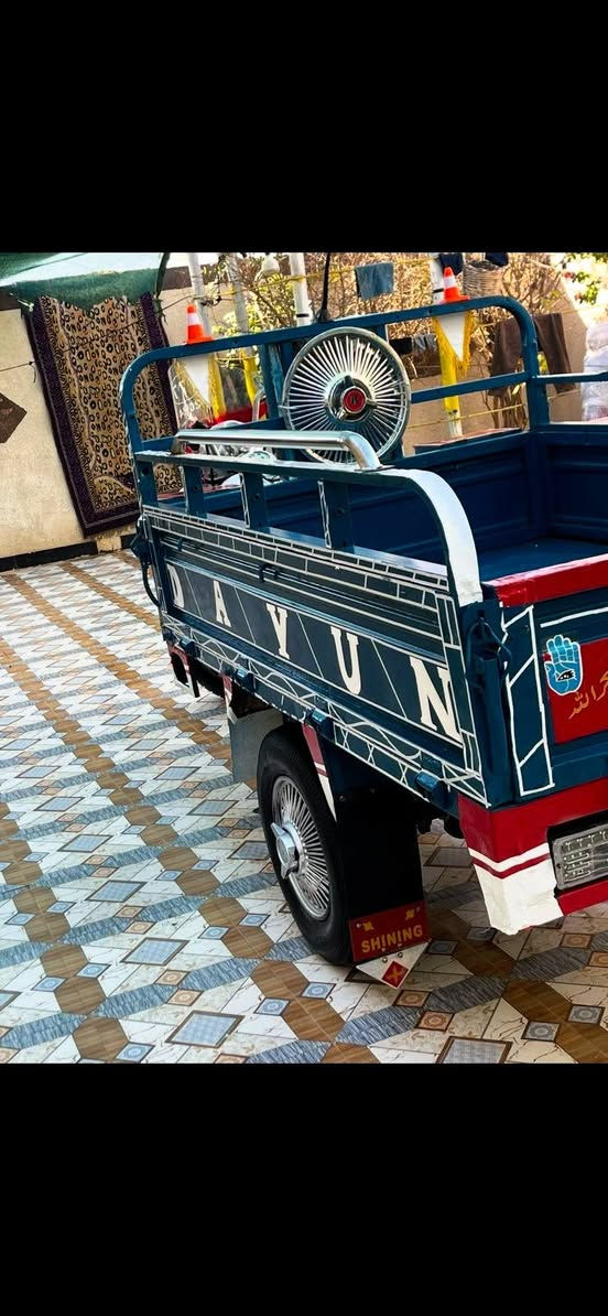 سلام عليكم ستوته للبيع موديل 2015 ستوته شاصي مكفول اوراق وكيل محرك مفتوح سكن لايتات دبلات جديده السعر 1350 وبيها مجال مكاني شطره ***********
