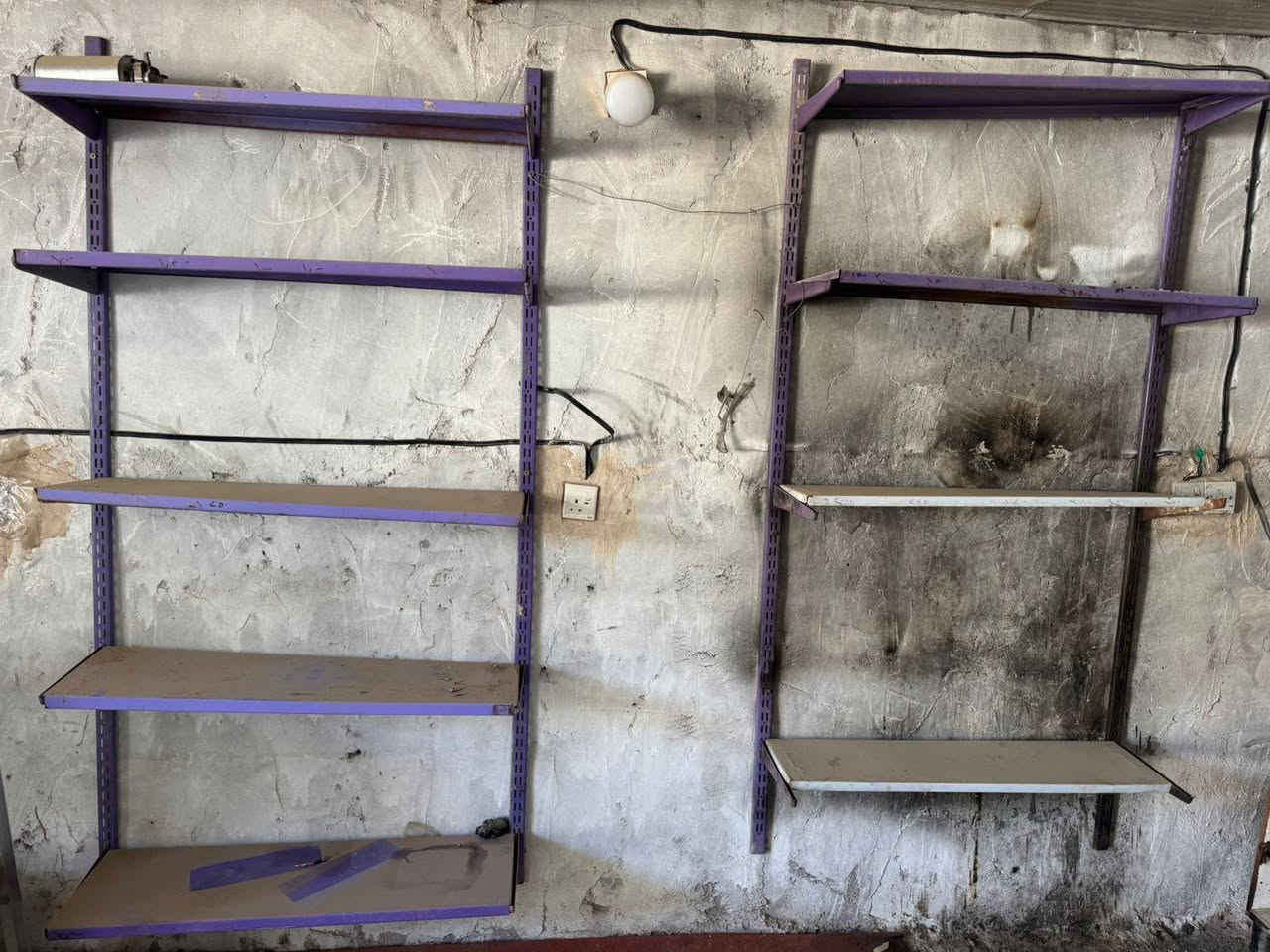 موجود ارفوف  مع ميز  كلهن ب125 بيهن مجال


**إذا كنت صاحب هذا الإعلان وتريد حذفه لأي سبب، رجاءا أرسل رسالة إلى الدعم الفني**