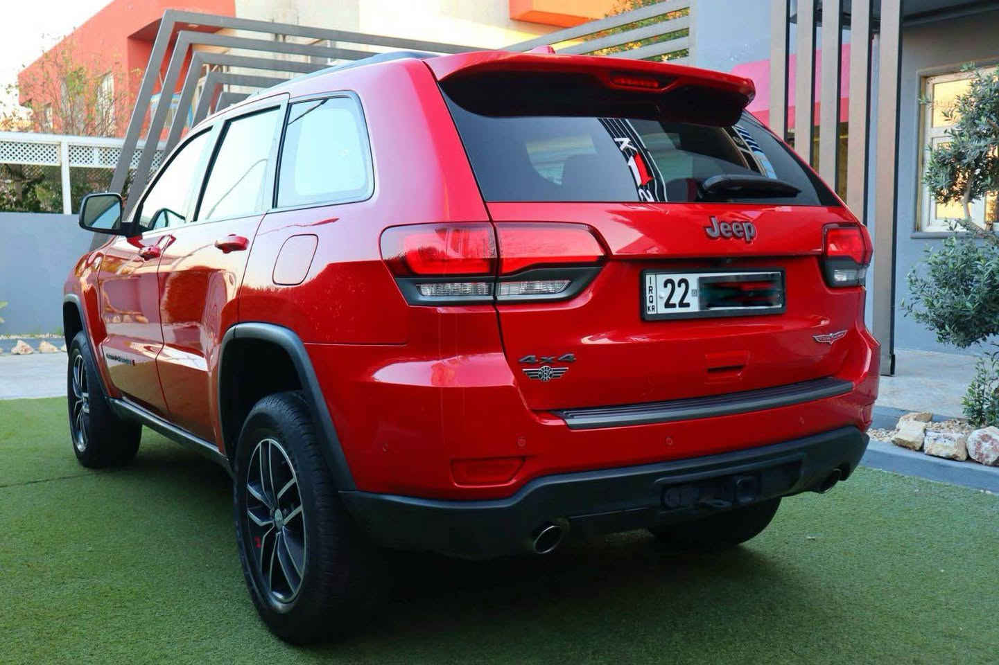 السلام عليكم

جيب كراند شيروكي ترال هوك
موديل 2018
فول مواصفات 
رقم اربيل
 ماشية 75
مواصفاتها : 
رادار امامي جانبي و خلفي 
جكات تصعد و تنزل 
مواصفات اوفرلاند 
تشغيل عن بعد
صندوق كهربائي 
شاشه كبيرة
تحكم ستيرن 
اوتو ستوب 
كشنات جلد و تبريد و تدفئة
بانوراما
كروس سرعة
السياره كامله ومابيها نقص ابد كير محرك 
دهن الوكاله وبانزين محسن 
السيارة جديدة جداً ومعتنين بيها 
بيها نص جاملغ بارد 
و شخط صغير عالباب 
السعر 24,600

واتساب-*********** أربيل, العراق
