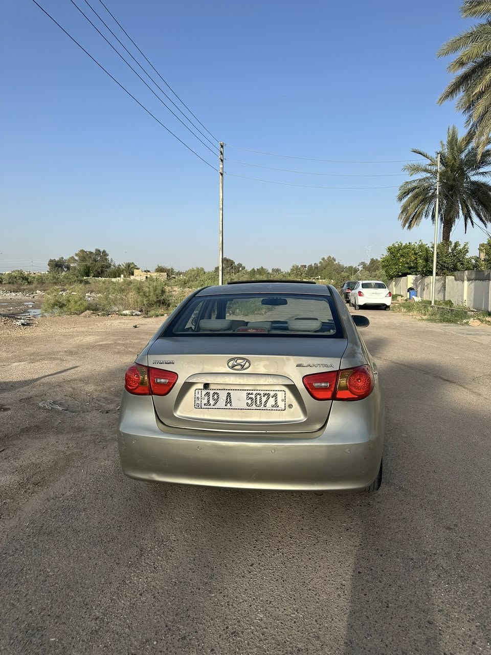 السلام عليكم النترا 2007 وارد امريكي محرك 2000 دوش  ماشيه 190 الف حادثه جاملغ وبنيد جهه الايسر السياره نضيفه بمعنى الكلمه  سياره حاهزه بدون نواقص كير مكينه تبريد كفاله مواصفات  فتحه تدفه بالكشنات حساس خلفي تحكم استيرن جهتين  تحكم بالمري كله شغال ع وضع الشركه السياره استخدام شخصي سياره نضيفه وبلعافيه عل ياخذها 

سعرها  88  وبيها مجال قليل

عنوانها بابل سكندريه رقم ***********
