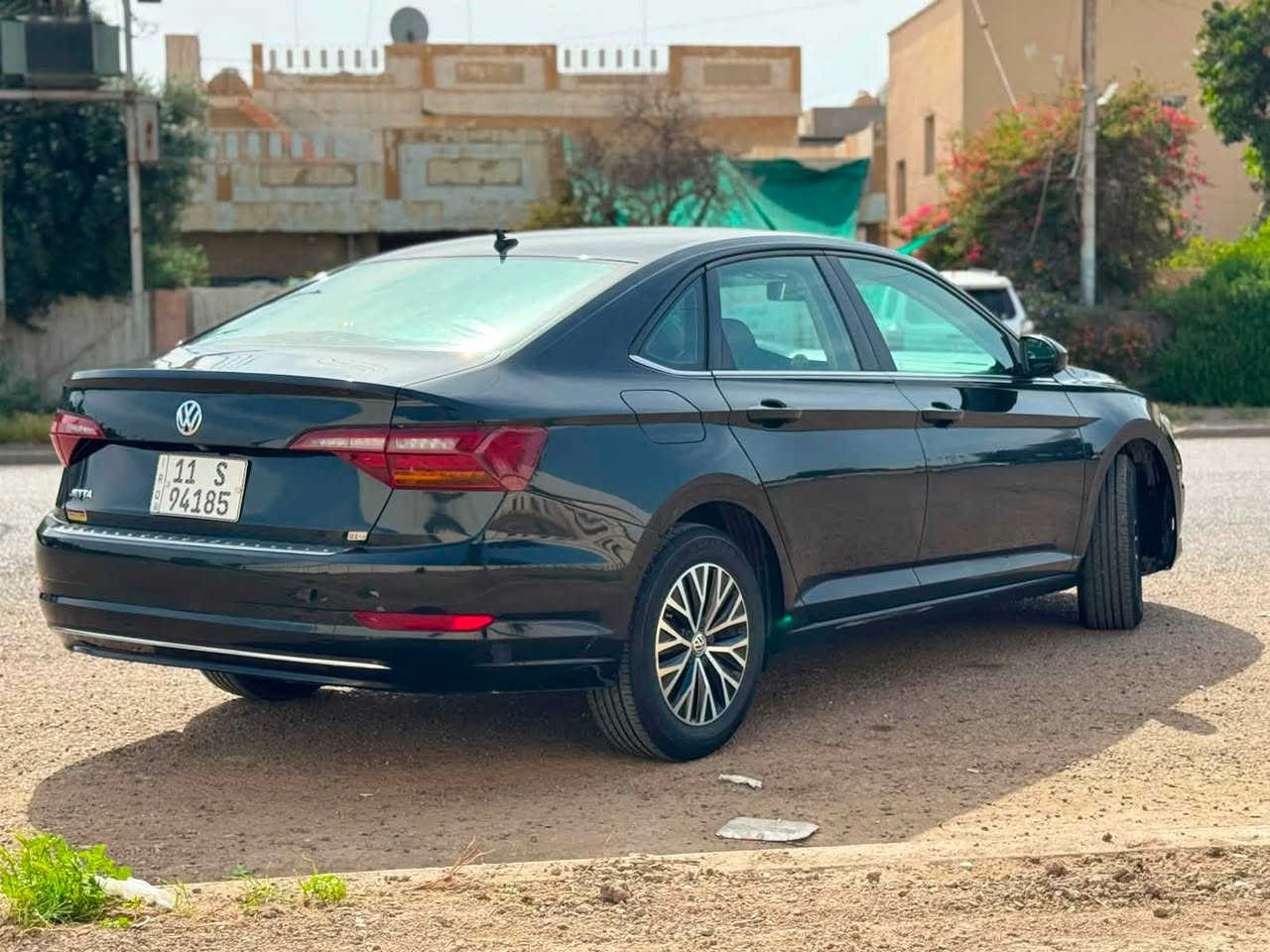 السلام عليكم للبيع  جيتا ٢٠١٩رقم بغداد بسمي تحويل ثاني يوم السياره جديده خير من الله اي نقص مابيه مكينه كير صدر تخم تاير شرط كله جديد تبريد ثلج مكينه ١٤٠٠تيربو 
فقط بنيد معدل 
وصبغ جاملغات اماميه
وباب عكس لسايق
بدون ضرر وبدون فتح فقط بخ
السونار مرفق مع لصور
للاستفسار اتصل عالرقم*********** 
مكان السياره بغداد الكرخ
السعر 12.000💵
