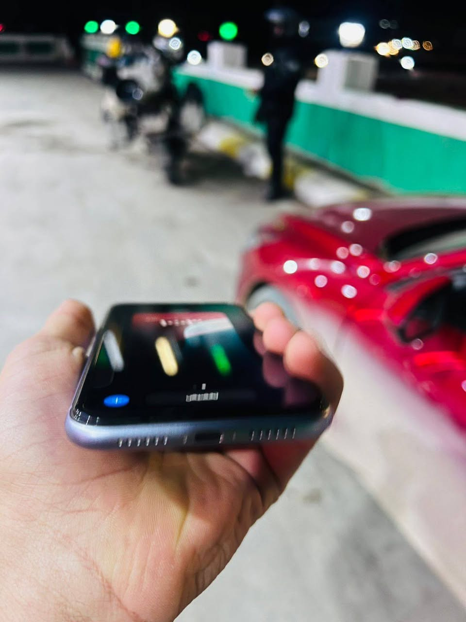 السلام عليكم
ايفون 11 عادي دبل خط وليس تك!
ذاكرة 128 لون البنفسجي أكثر رغبه 
مبدل فقط مبدل بطاريه 
بطارية 78 بس والله العظيم جهاز ميصرف يضل يمك ولا تبدل بطاريه اصلن جهاز ميصرف 
فيس إيدي شغال 
شخط مابي نظافة فول 
السعر 250 مكاني تكريت البوعجيل *********** بي مجال قليل وسلام عليكم ورحمه الله وبركاته
