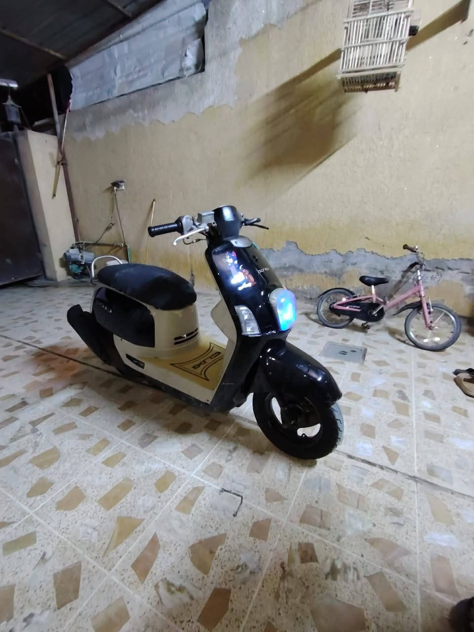 السلام عليكم دراجه ماكس بوليس لبيع كامله كهربايات كله شغال سلف هندر مكينه خرسه اشاير كلوبات كله شغال ماكو اي نقص تايرات جديده مكينه ما مفتوحه برغي بيها السعر 550 بيها مجال حك الجيه راسلني أو اتصل ***********
