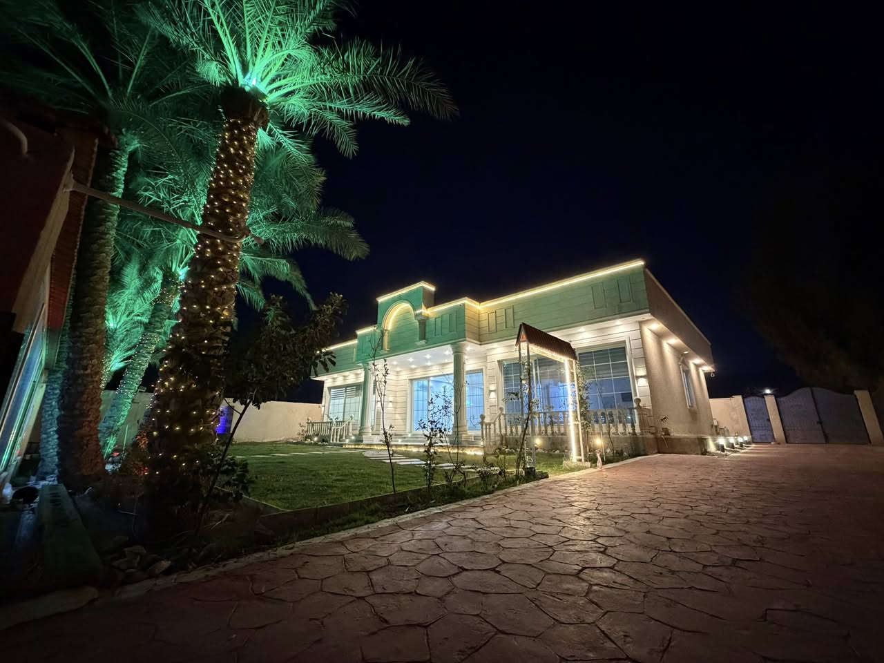 مزرعة الملوك - ابو غريب
مزرعه VIP كامله متكامله تحتوي على 

مسبح مغلق ماء بارد 🏊‍♂️🌊

العاب كبار كل من بليارد-منضدة-فيشة 🏓

حديقة ب مساحة 2500 متر تحتوي على كافة الحيوانات والطيور 🦅🐓🐧🦆

جلسات خارجية وداخليه متنوعة وحديثة 💺

غرف نوم عدد اثنين مع جلسه للمطبخ مطلة على الحديقة.🛌

كراج كبير جداً يتسع 12 سياره 

انترنيت وكهرباء 24 ساعه 

مكان للشوي كامل 🍖

العاب اطفال متنوعه وحديثة 🎯🎳

والعرض للافتتاح للشفت الرمضاني من 4 العصر الى 4 الصبح بسعر 

للأيام العادية 200 الف 

لأيام الخميس والجمعة والسبت 250 الف 

للحجز والاستفسار التواصل على 
***********
