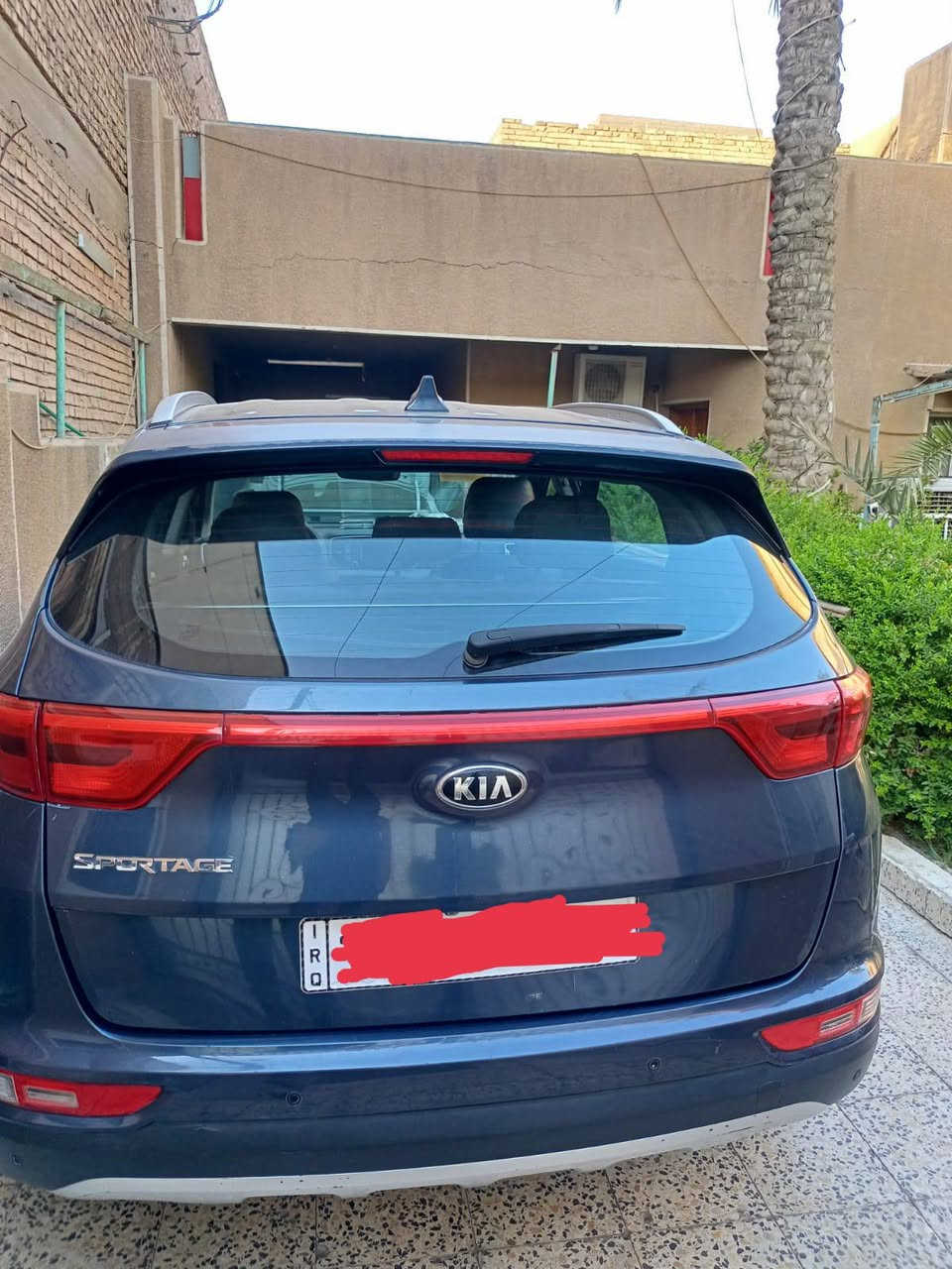 كيا سبورتج 2017 نيلي
وارد امريكي الحادث البنيد ومبدل ابلادي بس مصبوغ 
السيارة ماشية 57 نظيفة ومال بيت 
تبريد منظومة جديدة تدفئة 
تخم تايرات جديد 
المحرك GDi. 2400
الرقم ***********
مكاني بغداد حي أور 
السعر 155$
