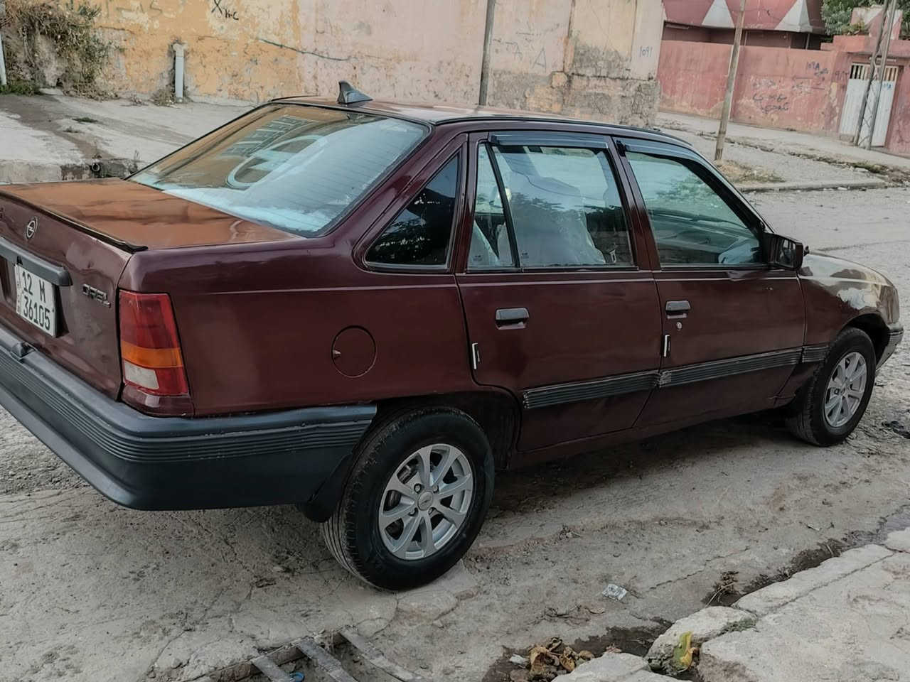 كاديت حجم 16 موديل 1991 
رقم نينوى جديد 
سنويه 2030
شرط الوكاله والتحويل
كابون ماستر 
مكينه وكير شرط 
سياره بدون دواخل 
صبغ عام جماليه فقط
طخم امامي خلفي 
+دوشمه جديد
سياره جاهزه ماتصرف عليها ربع
#السعر_25_وبيها_مجال
***********
***********
