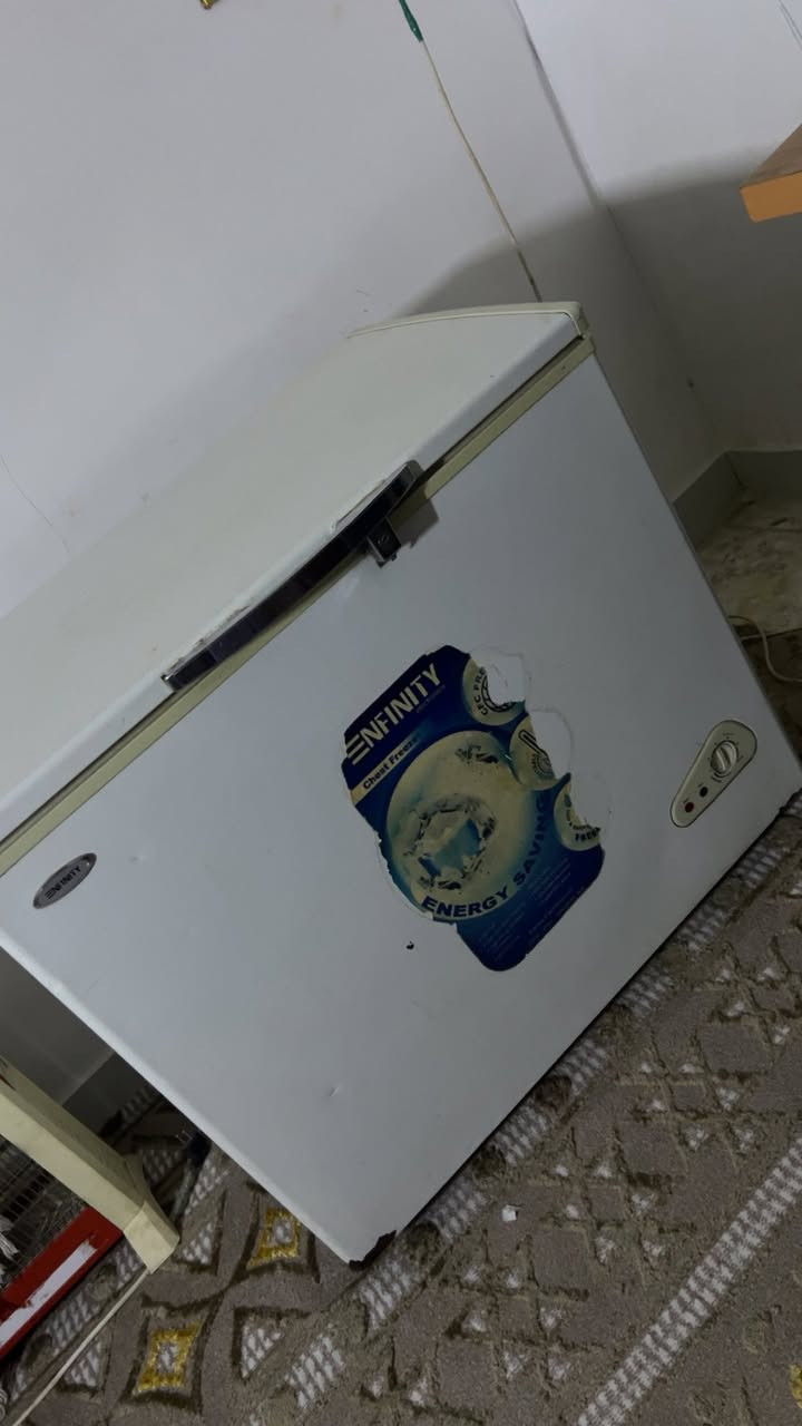 غراض للبيع مستعمله ونضيفه للتواصل خاص عنوان نجف


**إذا كنت صاحب هذا الإعلان وتريد حذفه لأي سبب، رجاءا أرسل رسالة إلى الدعم الفني**