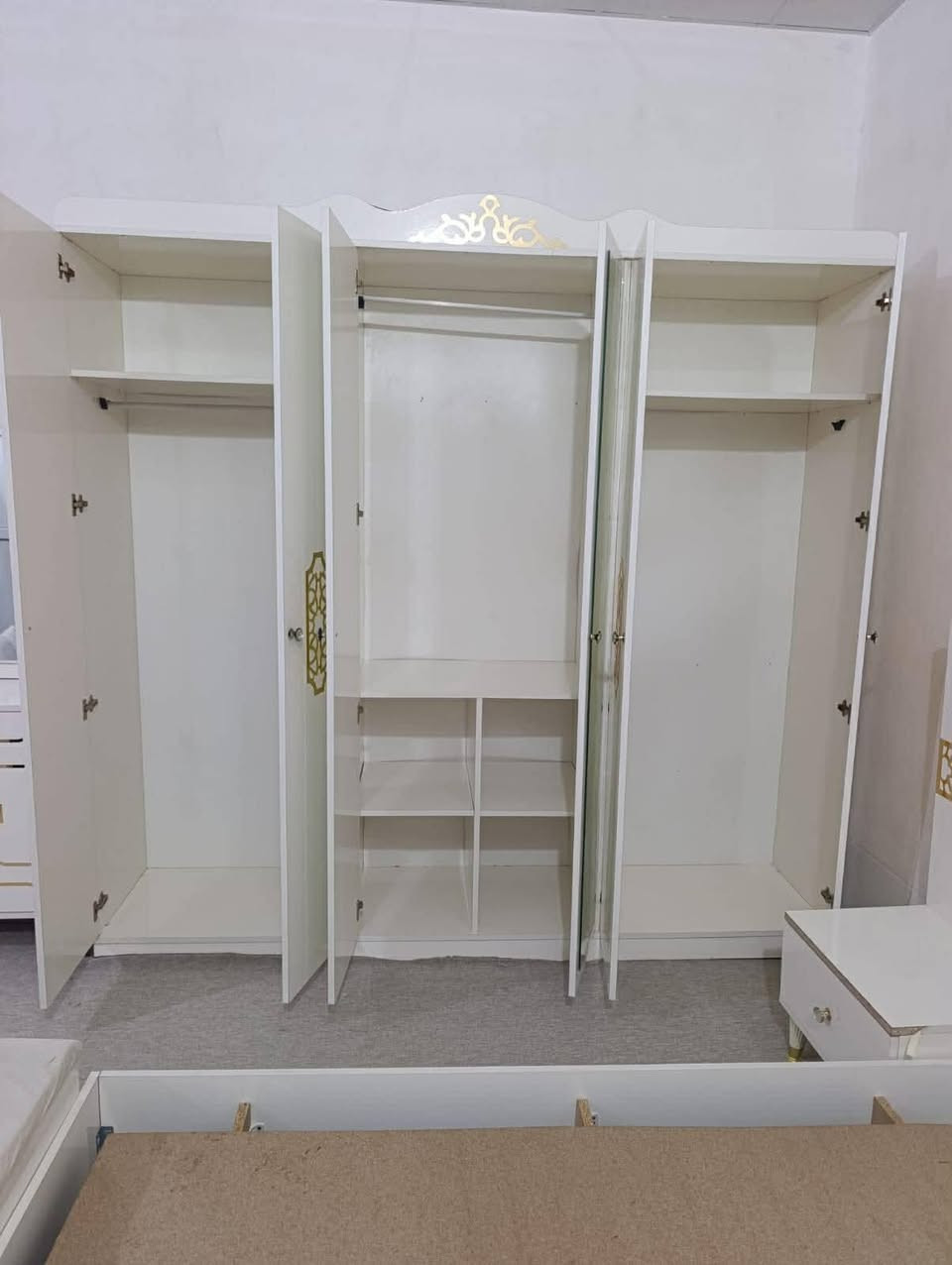 غرفة تركي اخو الجديد ٦ قطع الكلك طريق اربيل يوجد توصيل


**إذا كنت صاحب هذا الإعلان وتريد حذفه لأي سبب، رجاءا أرسل رسالة إلى الدعم الفني**