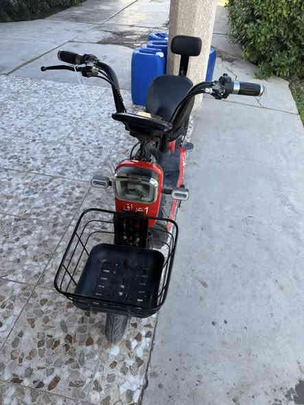 سلام عليكم. دراجه شحن للبيع السعر 275 بيه مجال بصيط المواصفات / تشغيل عن بعد + كشن طبي+اضواء كامله ممتازه+ موديل 2024+قفل تاير    مكاني بغداد المحمودية ناحية الرشيد ***********
