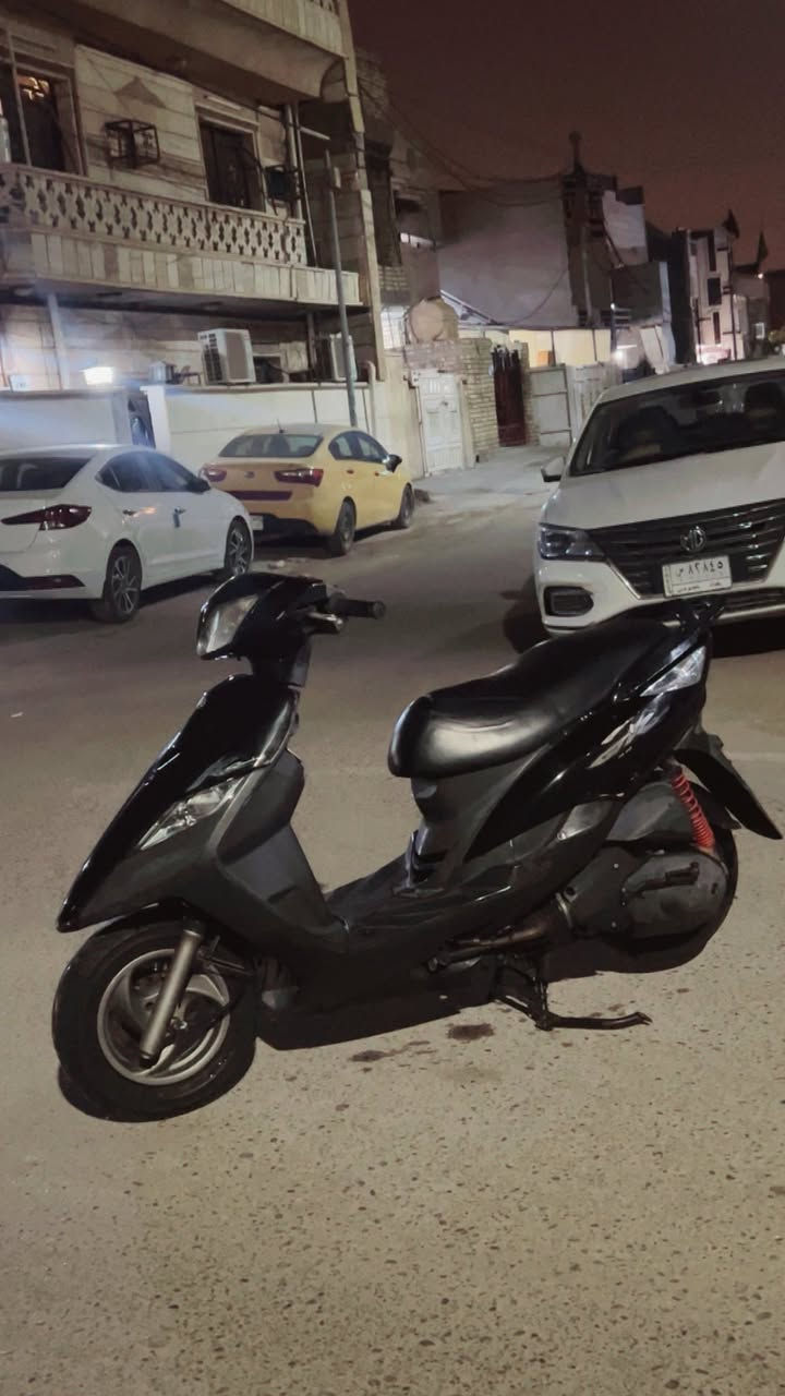 سلام عليكم للبيع دراجه ثعلب جي تي ار دراجه كلشي ما ناقصه دراجه رنبه نضيفه حيل السعر 850 وبيها مجال قليل عنوان موصل حي الامن وره بازيهانه مال قاهره للتواصل ‭0777 398 2536‬
