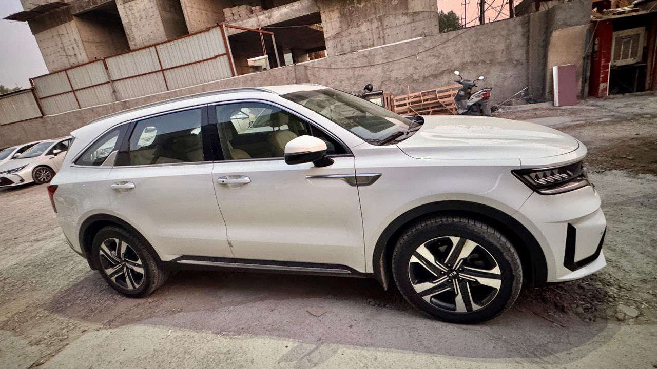 السلام عليكم
سورنتو 2021
رقم بغداد 
مكينه ٦ سلندر
فول عده البنراما
مري شفط
بصمه 
كير موس
كشنات كهرباء
تشغيل عن بعد 
جنطه كهرباء
فول حساسات امامي خلفي 
ويل كب كروم 20
شاشه ديجتال 
تبريد ٣ قطع 
ماشيه 79 الف
مكفوله ماعده رصعات  ثنين 
والسونار موجود 
مكان السياره بغداد 
***********وتساب
