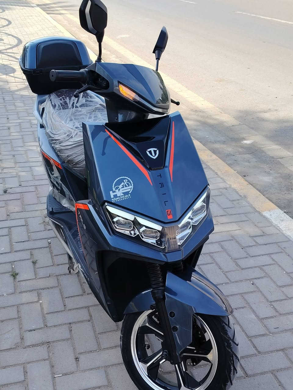 السلام عليكم دراجة تلج موديل 2025 موصفات ملف 2500/ 6بتريات 72v/نظام 3 سرع نظام عالي ناصي
دبل اشارة تشغيل عن بعد نظام تصحيح العطال تمشي في الشحنة الوحدة 35km سرعة الحقيقية 60
تايرات جوبلس منفذ شحن Usb نظافة الدراجة 90٪
السعر 750 المكان البياع رقم الهاتف ***********
