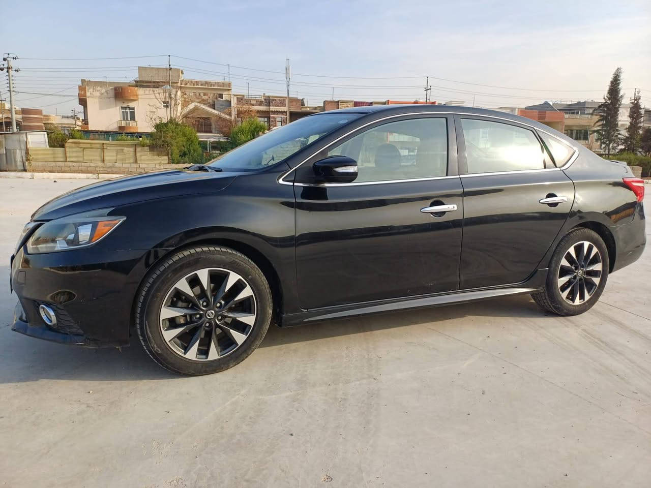 نیسان سینترا 2019  SR
سبوغ نیە تەنیا دوو دەرگەی بیلادی گوراە دەرگەی سەکن
اریباک شانی سةكن
یەک بس ساردە کوتی هەیە
140هەزار رویشتوە سعری 119
ژمارەی موبایل ***********
شوین هەولیر أربيل, العراق
