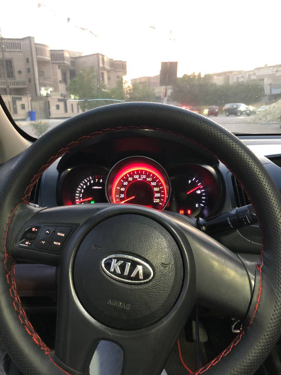 السلام عليكم
سيراتو ٢٠١٠ رقم سليمانية باسمي شرط تحويل  
سنوية ٢٠٢٧
خمسة ويل كب 
كير اوتو أربع نمر 
مكينة كبس بلادي ما مفتوح 
ماشي ٩٠ الف 
صدر خير من الله تجي وتشوف 
تدفئة و تبريد شغال وجديد وثلج 
منظومة زنون عالي ناصي وبروجكتر زنون 
اشاير بلمري 
تحكم ستيرن 
ما بيها اي نقص 
بيها بارد بداية بنيد كد أربع أصابع او خمسة وبيهة رصعة باب بصف السايق صغيرة 
قبل لا تجي تفتح كامرة وتشوف يلة تشرفني وكل الهلا بيك 
السعر ١١٢$
للاستفسار على رقم 
***********
مكان سيارة بغداد بلديات
