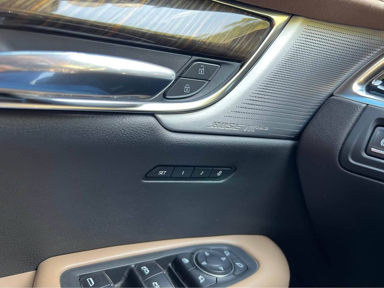 كاديلاك XT6 موديل 2022 
محرك 6 سلندر 3600
فئة بريميوم لاكجري 
السعر 310 بيها مجال 
جام اسود باقي لشهر 9
داخل ملكي قهوائي اسود 7 مقعد
سنوية عظم جديد لحد 2030
حادث فقط جاملغ و الباب صائق بارد بدون صبغ
ماشي 63 ميل
صور حادث موجود
السيارة فول مواصفات، 
ايرباك بس برده وراجع شريكة سيستم
• ماوس للتحكم بالشاشة
• ستيرن هتير
• كشنات خزن ميموري
• كشنات تدفئة
• كشنات اهتزاز للتنبيه من الاصطدام
• كشنات أمامية كهربائية
• كشنات خلفية تصعد وتنزل كهرباء
• جنطة كهرباء وتفتح بالقدم
• حساسات أمامية وخلفية
• رادارات جانبية
• داتا شو لعرض تنبيهات الاصطدام
• 4 وضعيات قيادة
• 2 ويل / 4 ويل / نورمل / سبورت
• هاند بريك إلكتروني
• بانوراما
• تبريد مركزي 3 قطع
• لايتات LED
• مرايات شفط وإشارات بالمرايات
• منافذ USB و Type-C بكل مكان
• نظام صوت Bose
السعر 310 بيها مجال 
رقم واتس 
 *********** أربيل, العراق
