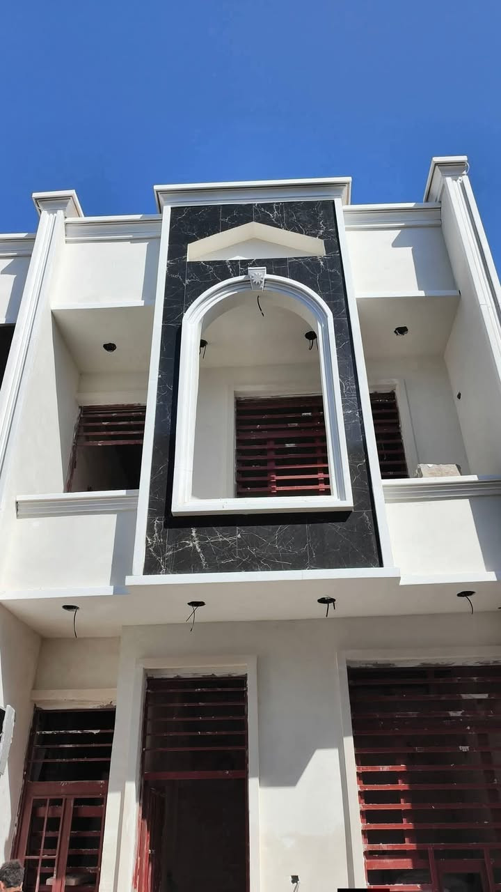 يا الله يعلن مكتب الشاهين للعقارفي بغداد الكرخ عن مشتملات  للبيع موقع جدا ممتاز
🎗️بيت 🏠 للبيع🎗️طابو زراعي سند 25
📍الموقع ///بغداد الكرخ  منطقة الدوانم قرب السيديه والاعلام والشباب 

📌المساحة ///50 متر 

البناء حديث البناء طابقين 

مطبخ وصاله و2غرف نوم
     
   قرب الشارع وجامع الملك القدوس 
 
الياخذه استثمار يتئجر ب350الف 

🏅🏅🏅السعر مناسب جدا 50مليون مع مجال 🏅🏅🏅
للتواصل والاستفسار الاتصال على الارقام التالية
(***********)او(***********)
                يوجد وات ساب

تتوفر قطع مناسبه جدا ومشتملات أخرى مناسبه من 45 فصاعدا
