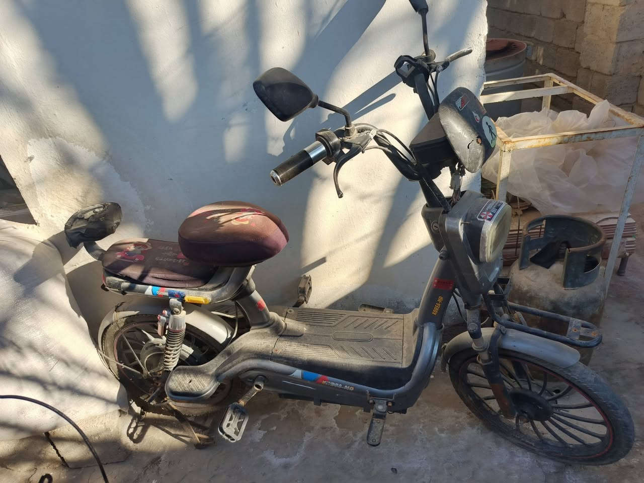 سلا دراجه شحن كامله ومكمله لبيع او مراوس بايفون دراجه نقصه بس بطاريات عنواني ديالي بعقوبه***********
