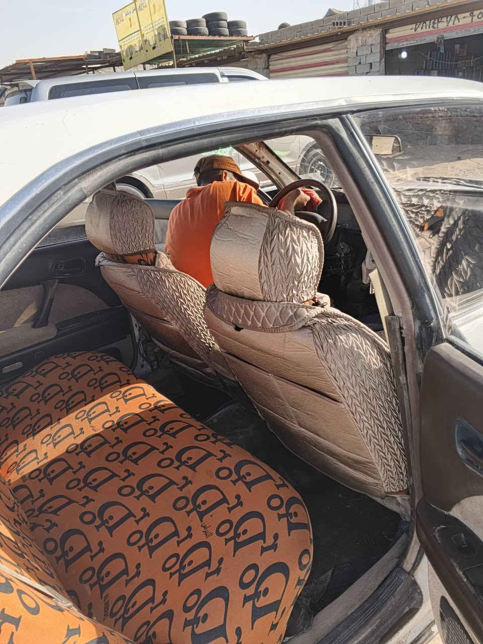 بطه كراون تويوتا رقم بابل مشروع وطني بيه كصه قماره مكينه وكير نضاف بلاديه بدون صبغ مكاني ناحية الحيدريه طريق كربلاء نجف سعره 35وبيه مجال ***********
