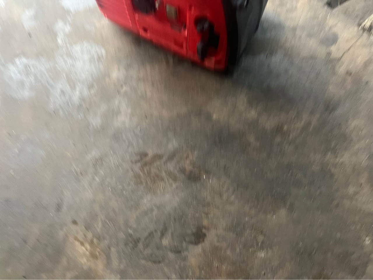 موليده ي ٧ ئه مپير به نزين ئه لماني  كاتم سه وت ١٧ كيلو گرام  موليده كه ده سكاري هيچ شوينيكي نه كراوه وآته نه كراوه ته وه 
*********** دخان, السليمانية
