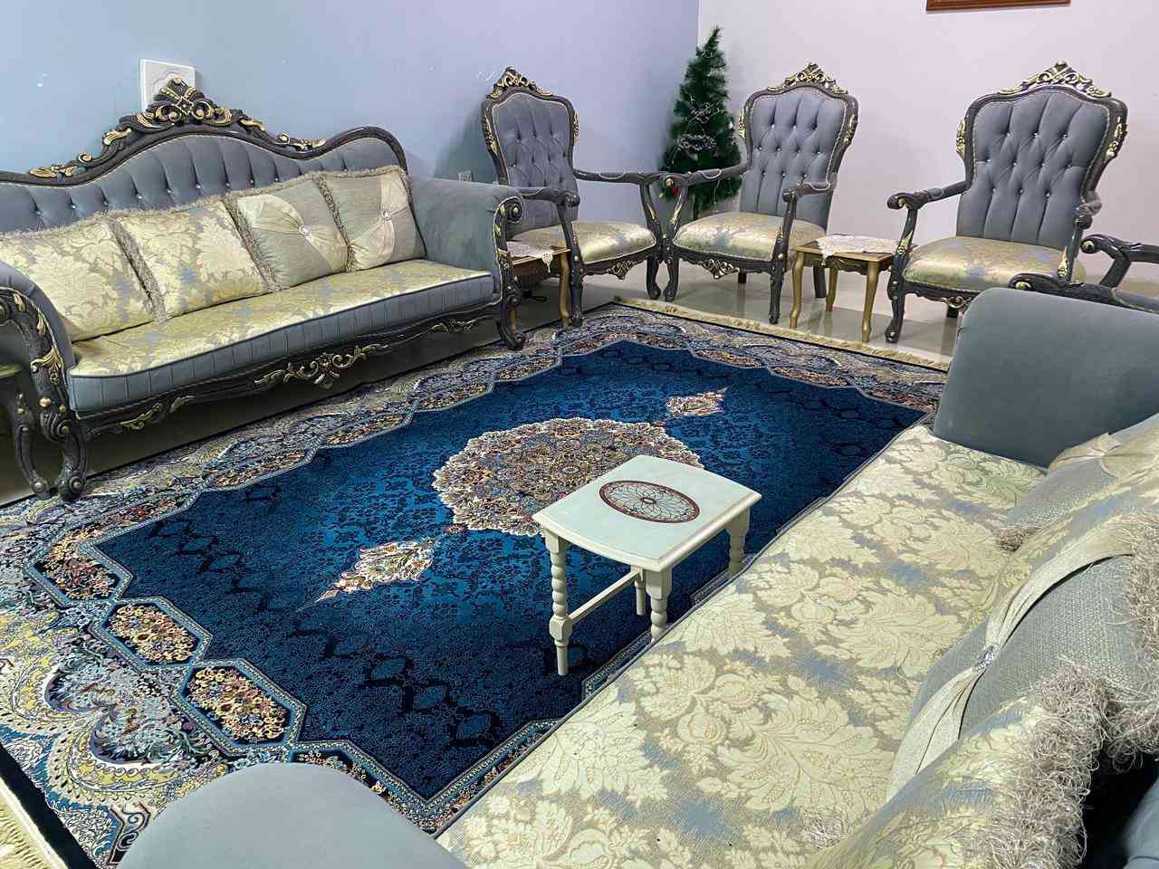 تخم مستخدم نظيف جدا مع سيت طبلات   سعر ٩٠٠ في مجمع الاميرات للاتصال ***********
