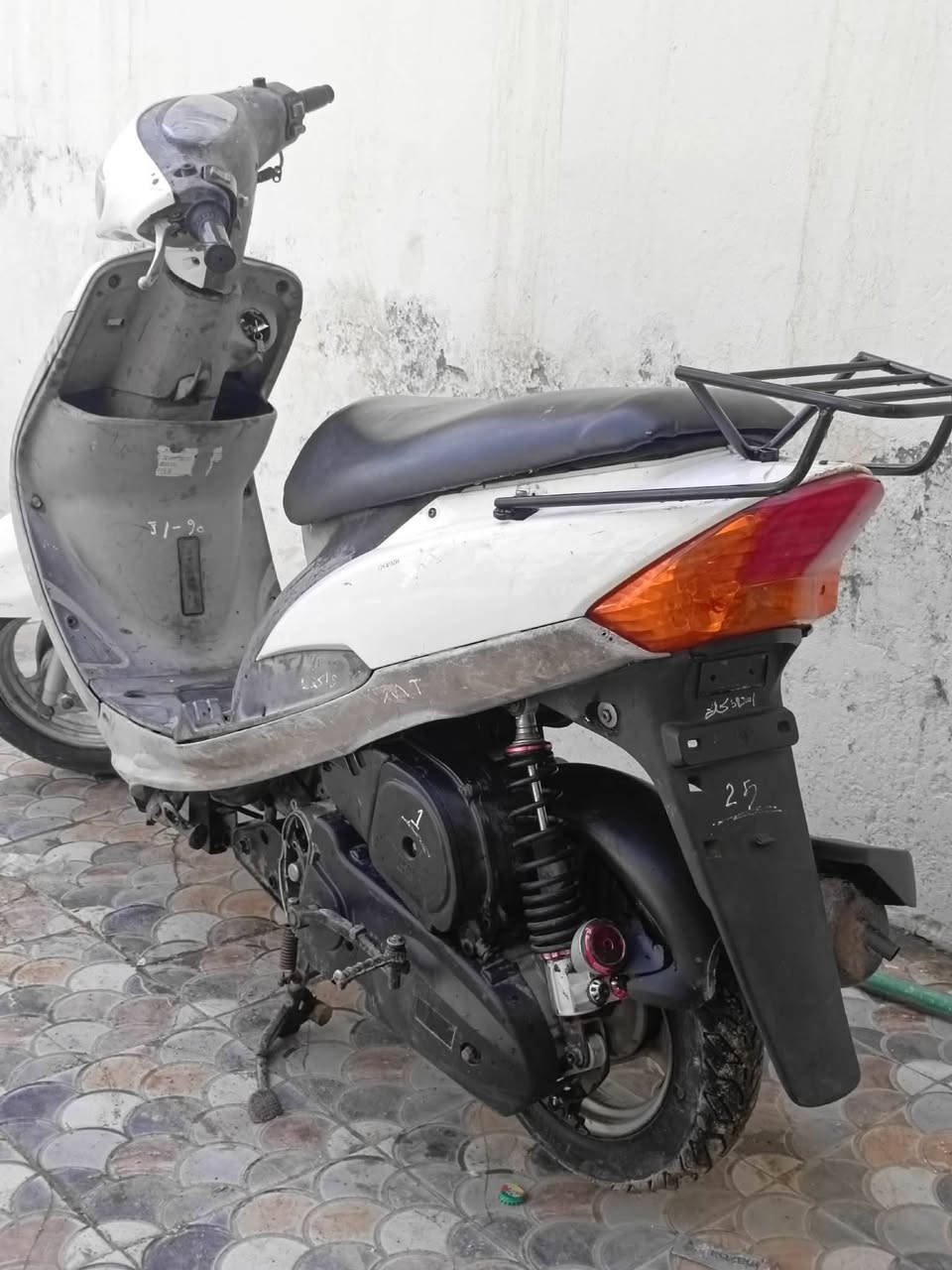 ماكس منغولي للبيع مكفوله مكينه مامفتوحه ماعايزه شي شغل واطلع دراجه كله ختم واحد مكينه ناعمه وشلعه ومعدل تخبل سعر 450 وبيها مجال للشراي
ديوانيه عروبه ***********
