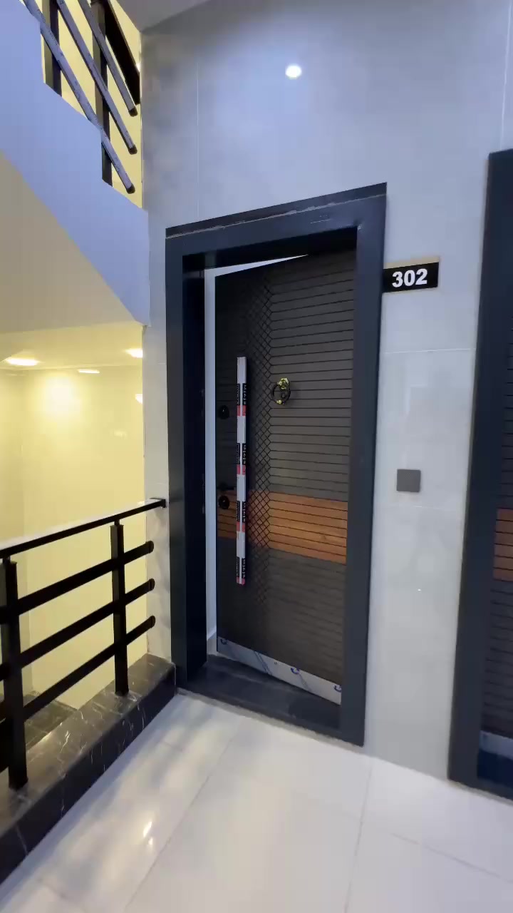 سلام عليكم  بناية لاجار زيونة  خدمات ٢٤ ساعة مع تنضيف ومراقبة بلكامرات 
شقة الاجار محلة 716 فرع كوفي هيل وليل القديم 3بناية فرع الكوفي الشقة جديدة زيرو تحتوي علة سبالت مركزية جديد طباخ جديد كاونتر خشب اجديف سخان الشقة مساحتهة ٨٠ م 
سعر الاجار 1100وبيهة مجال   سكن عوائل  رجااا رجااا ناس محترمين 
ابو حيدر ***********
