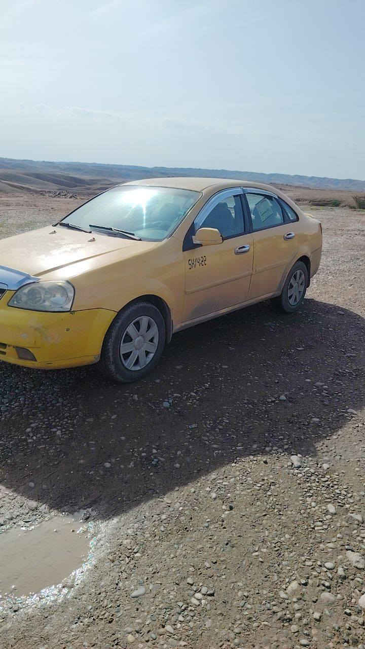 اخون السلام عليكم اوبترا موديل ٢٠١٠ تكسي بلاد شركه العامه السياره خليجيه مكفوله لاضربه ولا صبغ بلاديه كير عادي كير محرك مكفول تخم تايرجديد صدر حداديه ميه بالميه تبريد تدفئه جديد وشغال السياره جاهزه من كل عيب وكفاله عامه رقم ديالى انكليزي مميز سنويه ل ٢٠٣٠  هيئه غرمات مصفره السياره بسمي السعر ٥٨ وبيهه مجال قليل رقم مبايلي *********** هذه الرقم بي وتساب تحياتي
