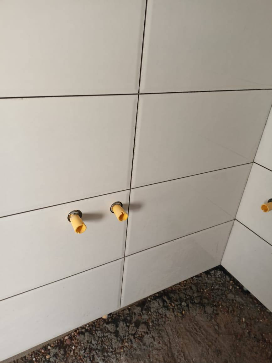 السلام عليكم  خلفه سيراميك متفرق حالين  شغل درجه اولى  الرقم ***********
***********
