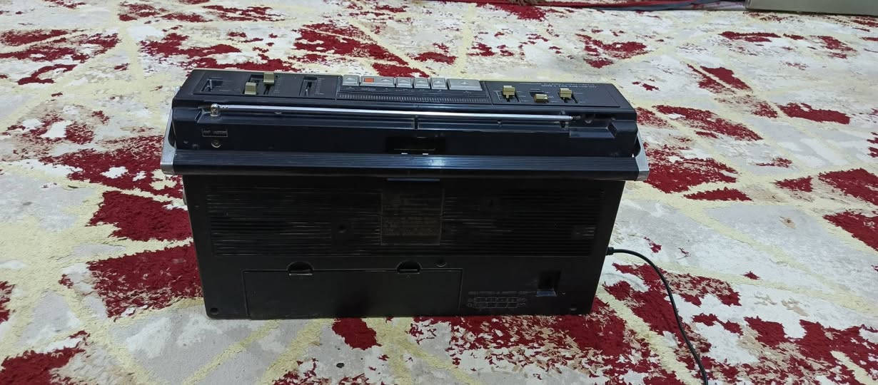 السلام عليكم المسجل راديو شغال بالكامل من تنزل الصوت يبقى بي صوت بسيط خلل بسيط فيه سعره 40 رقم التليفون ***********
