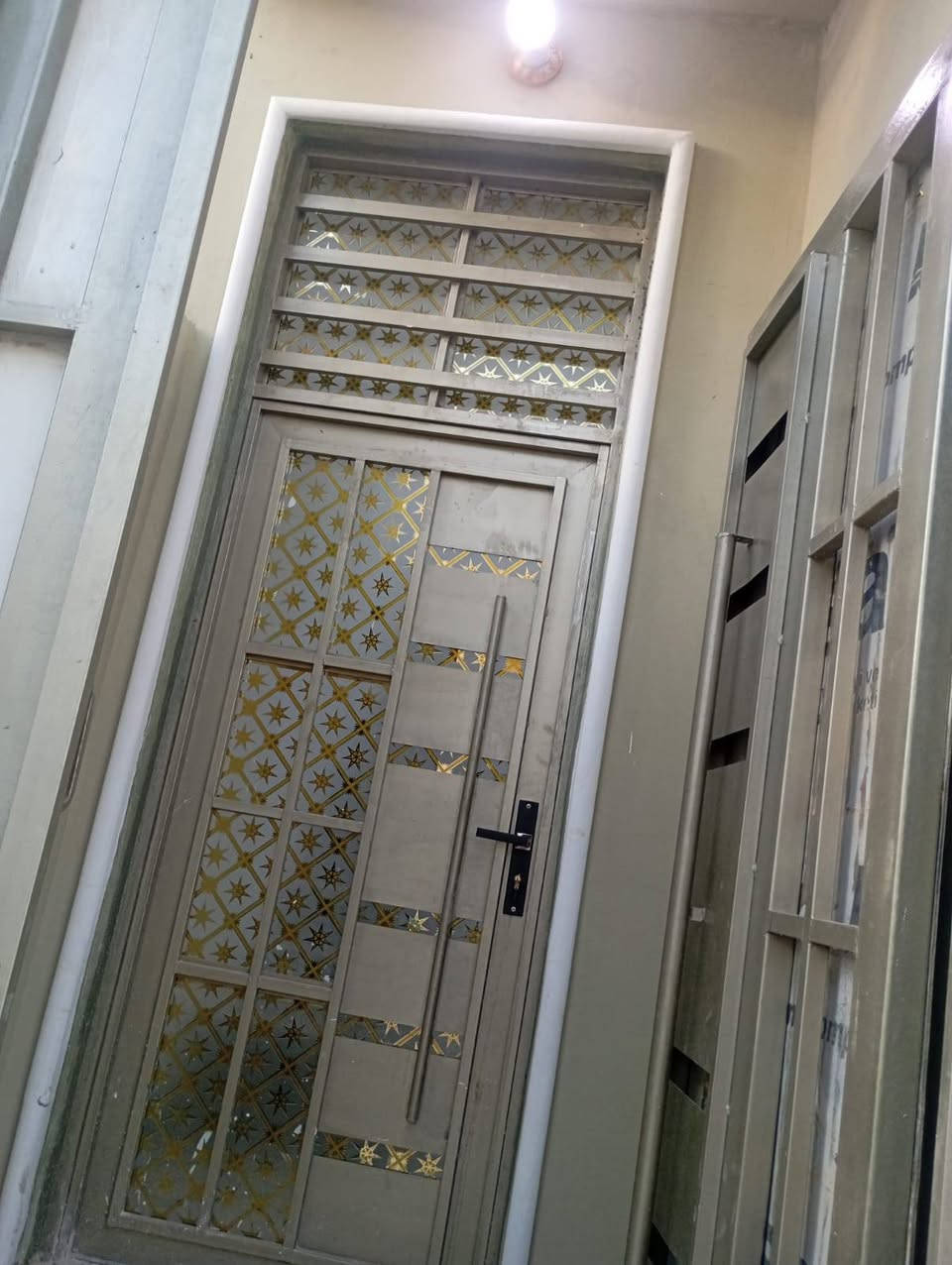 الدار البيع مساحه 70 متر غرفة صاله مطبخ تخاريج مقابل ملحق قريه غدير بناء حديث السعر مناسر يتوفر جميع يتوفر اقساط الاستفسار أكثر ***********
