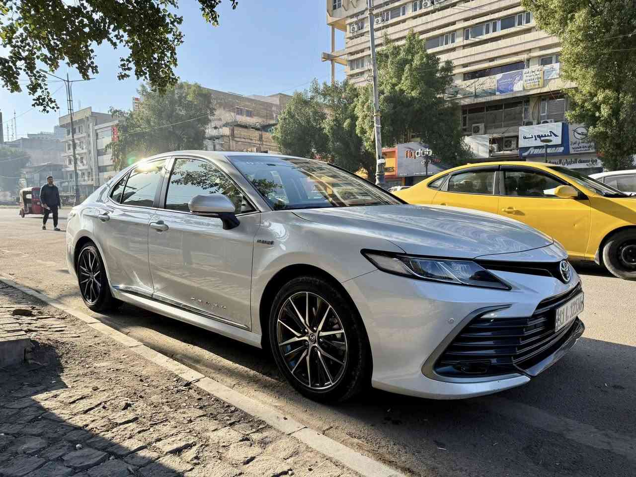 السلام عليكم
كامري موديل ٢٠٢٤ ( GLE-هايبرد )وكالة عبد اللطيف ماشية 25 الف كيلو 
فول مواصفات شاحنه وايرلس . برده كهرباء . سلايد
مكفوله كفاله عامه. رقمها هم حلو
من اشتريتها لحد الان ما دايرلها بانزين عادي فقط محسن  
السعر 25500$
السياره موجوده بالسعدون الصبح والعصر بزيونه 
للأستفسار ***********
