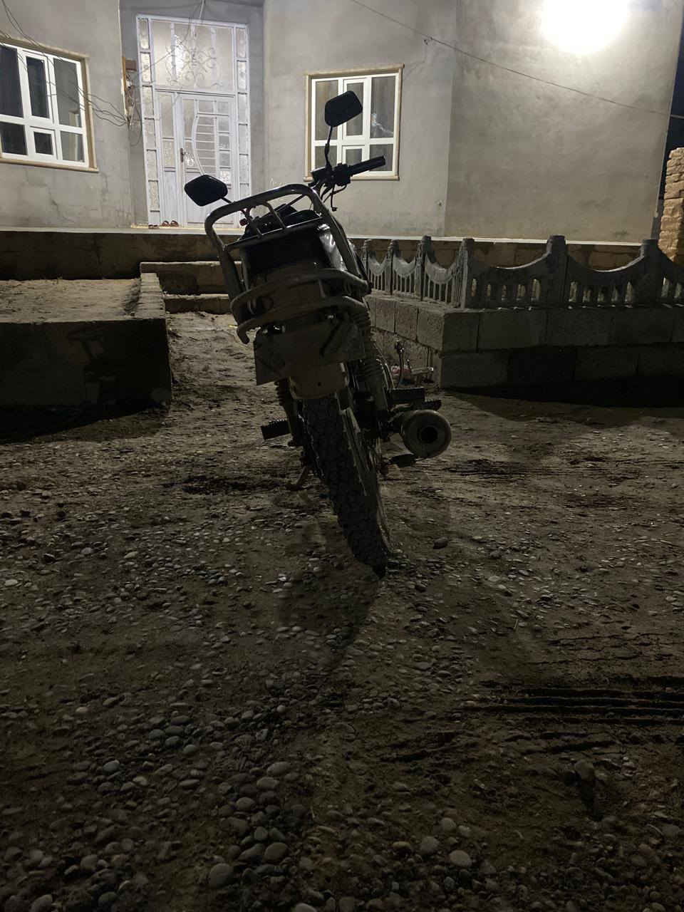 ماطور بارت 5گير محرك 200 الماطور كلشي مابي ولا يعوزه شي جاهز كهربائياته كلها شغاله السعر 275 بي مجال شي قليل (***********)
