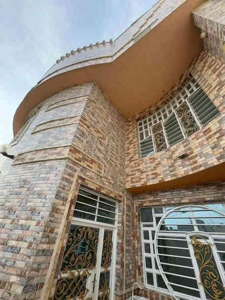 للاجار للاجار بيت مساحه 100 في حي السلام مربع 
طابقين يحتوي على اثنان غرف نوم في الطابق الثاني 

سعر الاجار 600الف الشهر البيت جداً نضيف  على ساحه 

للاستفسار اكثر الاتصال يتوفر وتساب 
***********

***********
