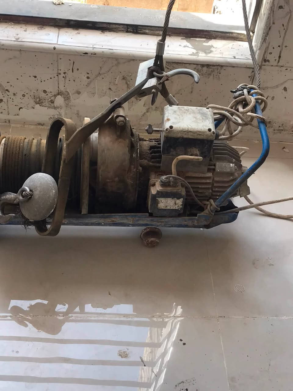 ونج ايطالي كامل مع الاسكله والعرباين عدد٢ السعر ٦٠٠ الف العنوان بغداد البياع ***********
