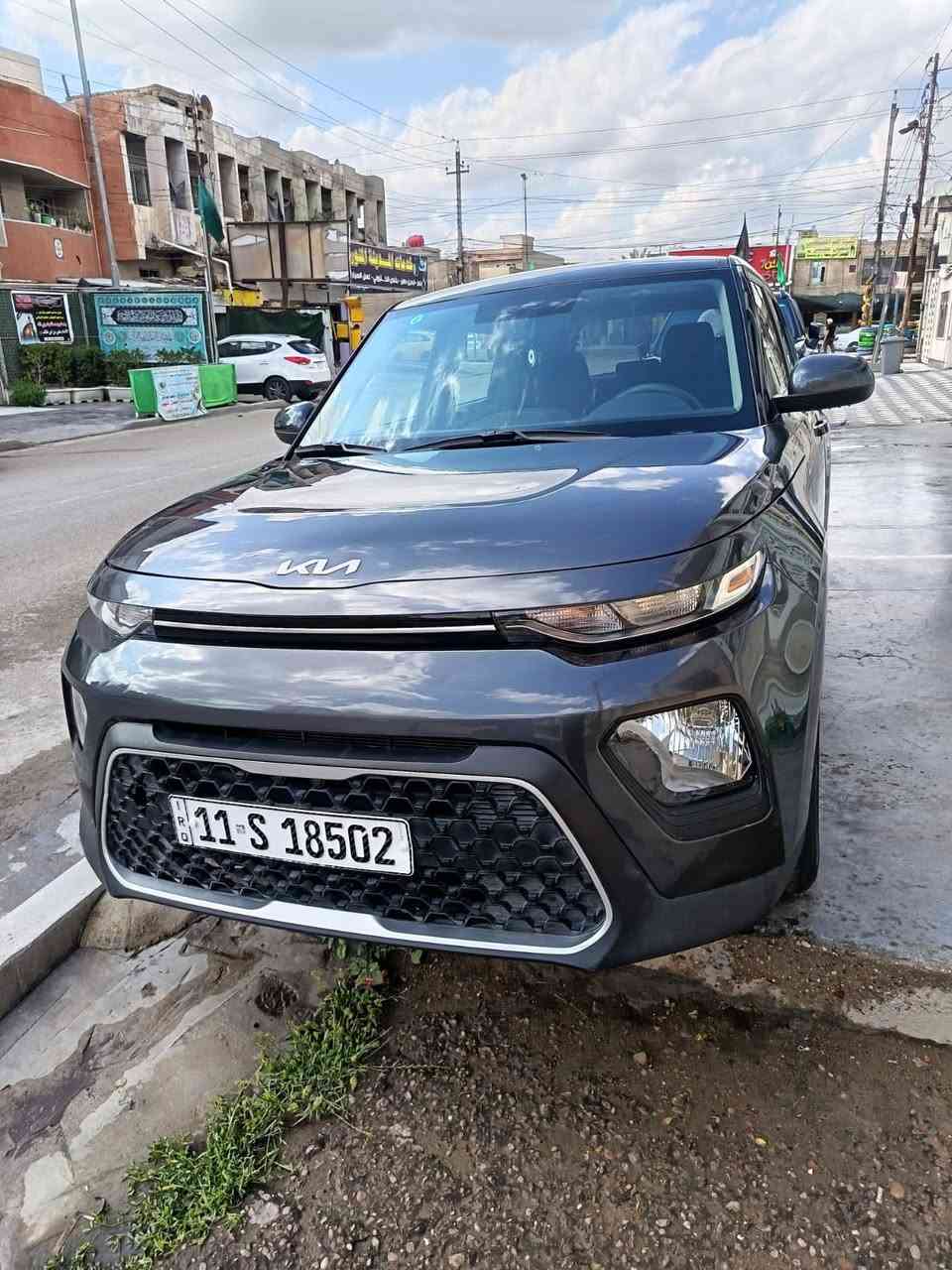 سلام عليكم كيا صول للبيع مديل 2022 بسمي تحويل ثاني يوم  مكينه 2000 دوش  وارد امريكي السونر موجود السعر  145  العنوان بغداد الشعب رقم الهاتف ***********
