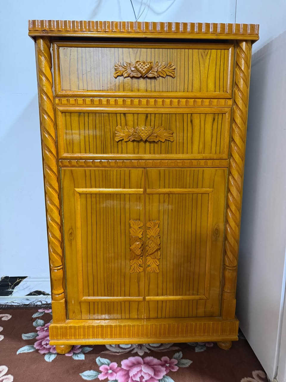 غرفه فصال رقم واحد مستعمل قليل ثكيله حيل كله رجلين شغلها توصي كلها 5 مليم السعر مليون750 بيها مجال عنوان موصل حي الانتصار
‏*********** موصل, نينوى
