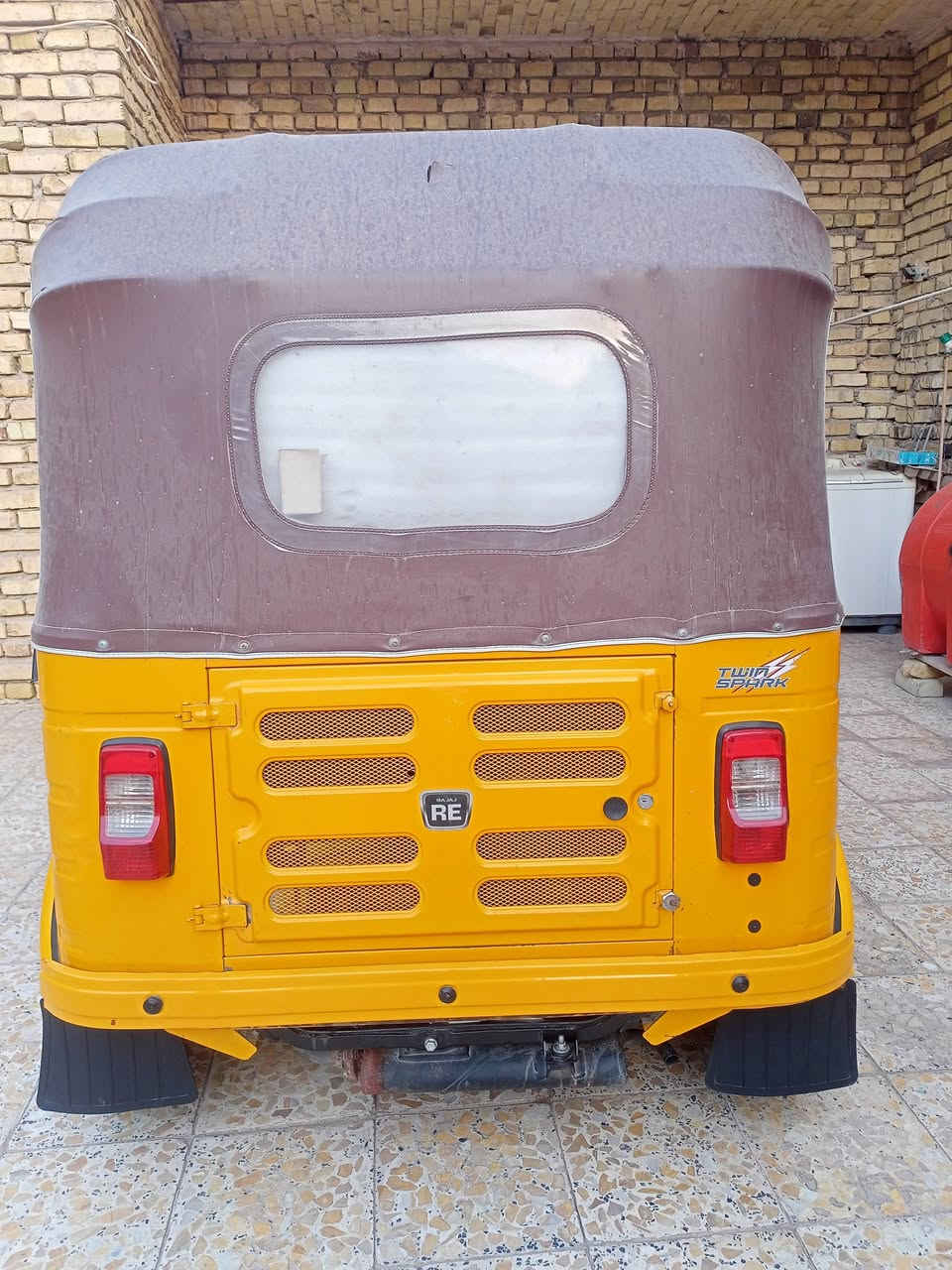 19  الشهر العاشر الوكيل شاكر ابو المجر التكتك بيه طكات بالغد ومكينه تجفيت شركه كبل  الشارع ماناقصه شي السعر 4ونص ***********
